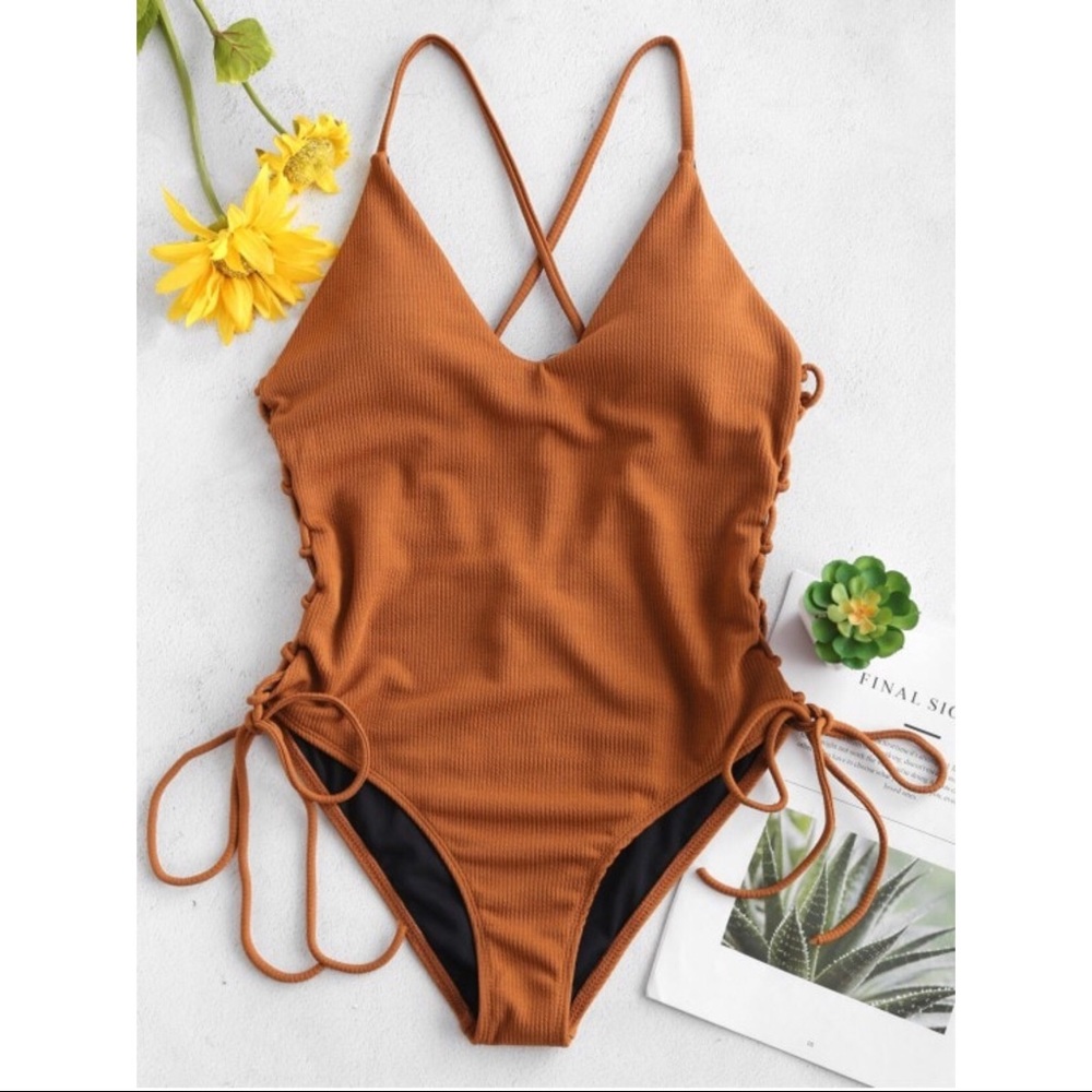 ZAFUL Lace Up Cross High Cut Swimsuit